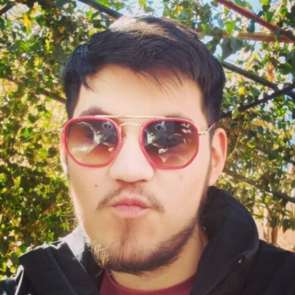 Profile picture of simon
