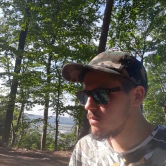 Profile picture of Maciek