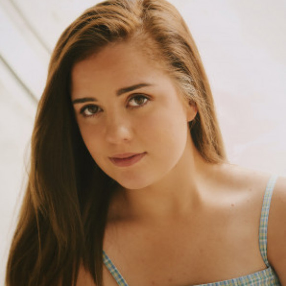 Profile picture of Izzy