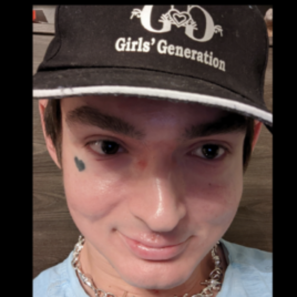 Profile picture of Aaron